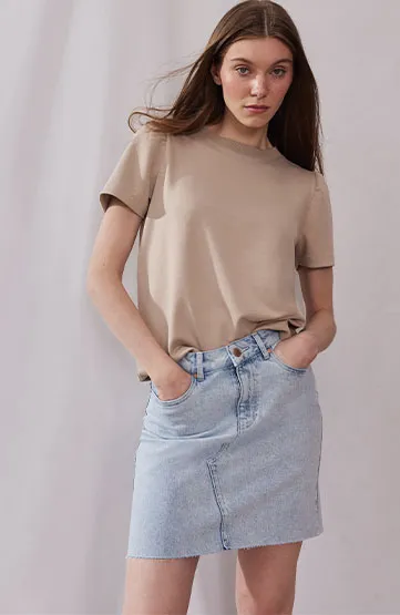 coming soon: Shirt mit Jeansrock